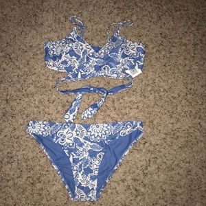 Cupshe bikini. Size medium. New with tags